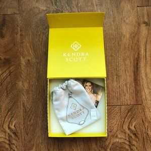 SOLD ✨KENDRA SCOTT ELAINA BRACELET in WHITE PEARL✨
